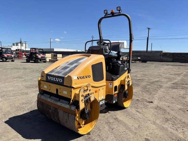 2018-volvo-dd25b-image-1