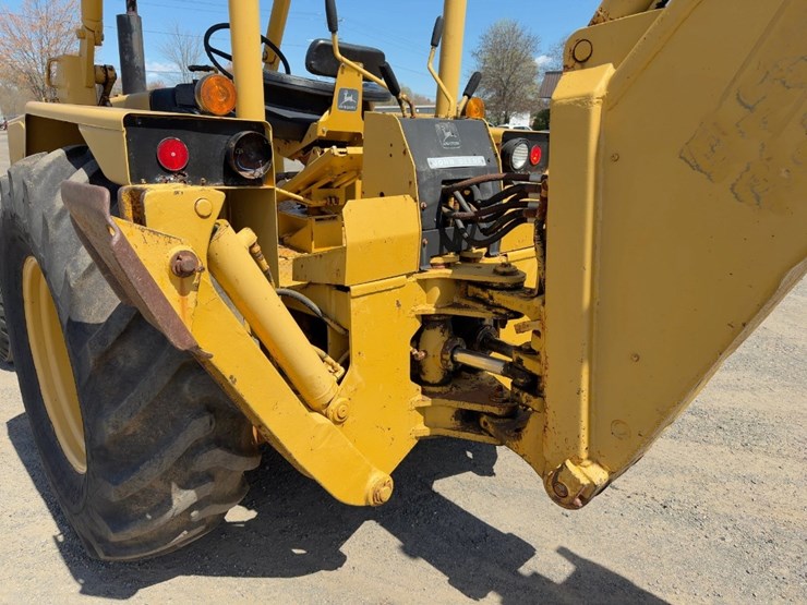 1980-deere-500c-image-16