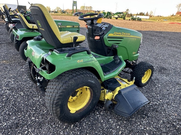 john-deere-x585-image-3