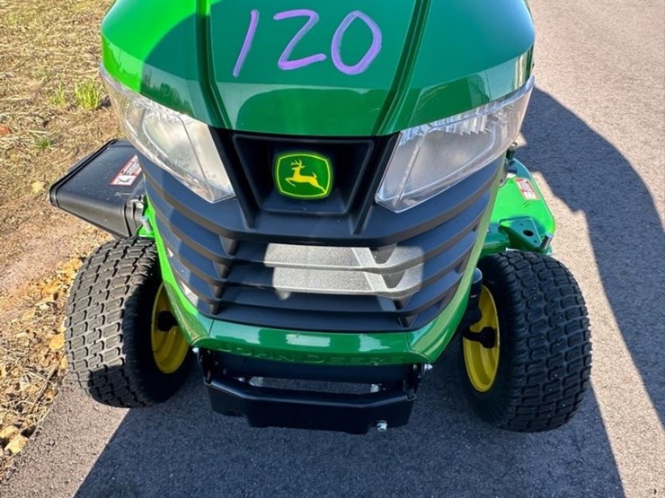 2024-john-deere-x570-image-6