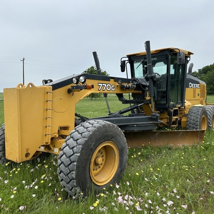 2018 DEERE 770G