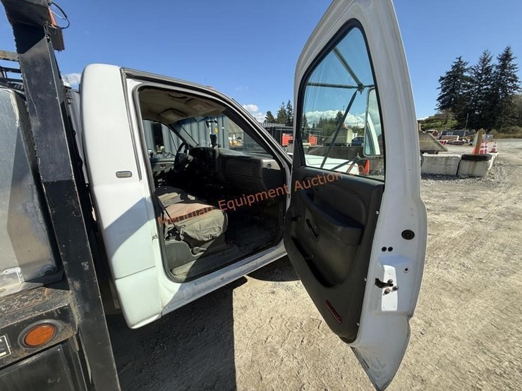 2005-chevrolet-silverado-3500-image-33