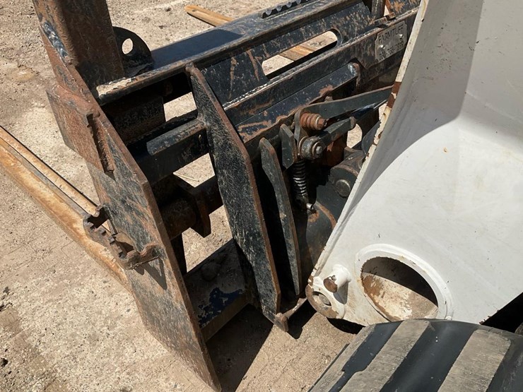 2021-bobcat-t870-image-15