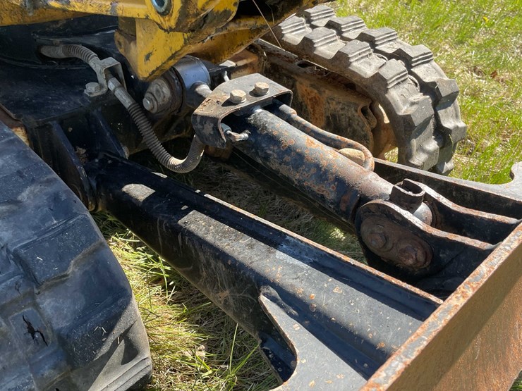 #7149-•-caterpillar-300.9v-mini-excavator-image-33