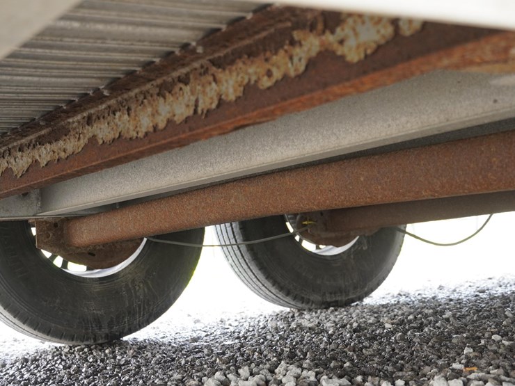 #142-•-1999-exiss-3-slant-aluminum-6-horse-capacity-trailer-image-47