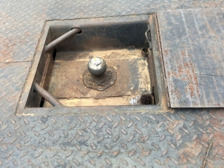 2013-chevrolet-3500hd-image-9