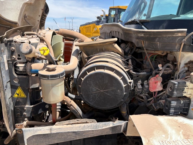 2013-international-workstar-7400-image-9