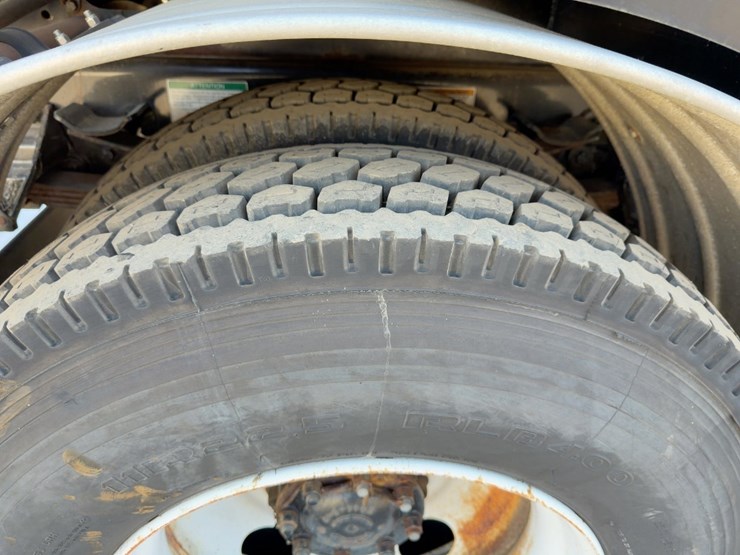 2001-caterpillar-3126-image-13