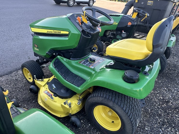 2014-john-deere-x320-image-2