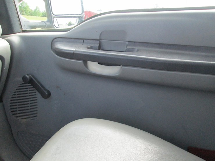 2006-ford-f350-image-29