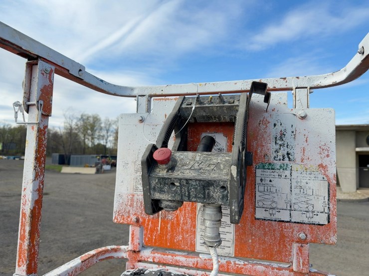 2005-jlg-2630es-image-9