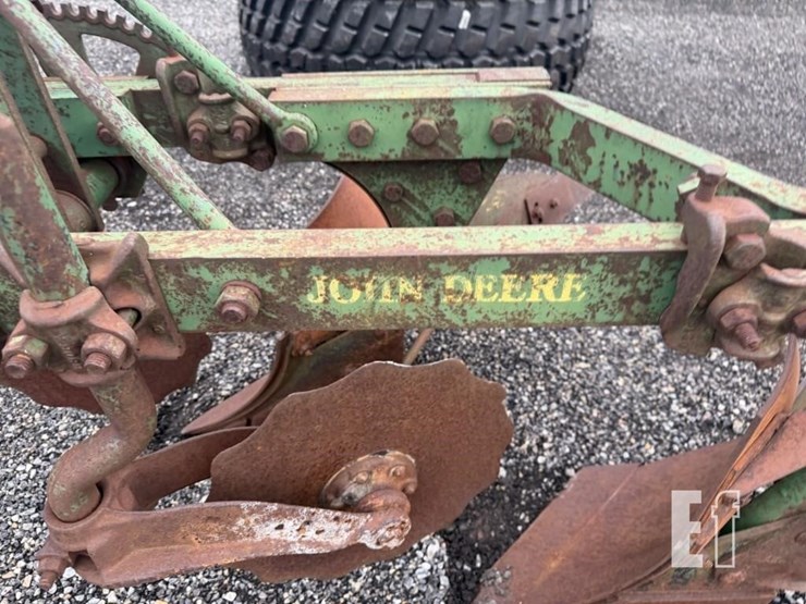 john-deere-412-image-8
