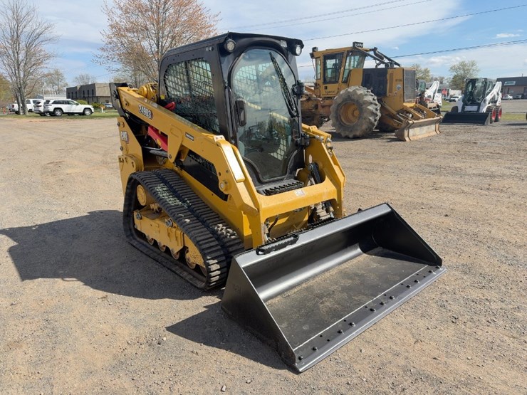 2023-caterpillar-249d3-image-7