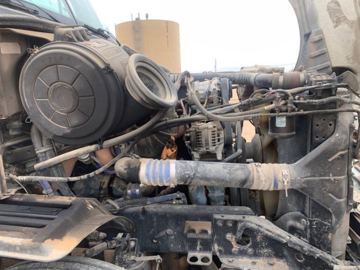 2008-freightliner-columbia-120-image-8