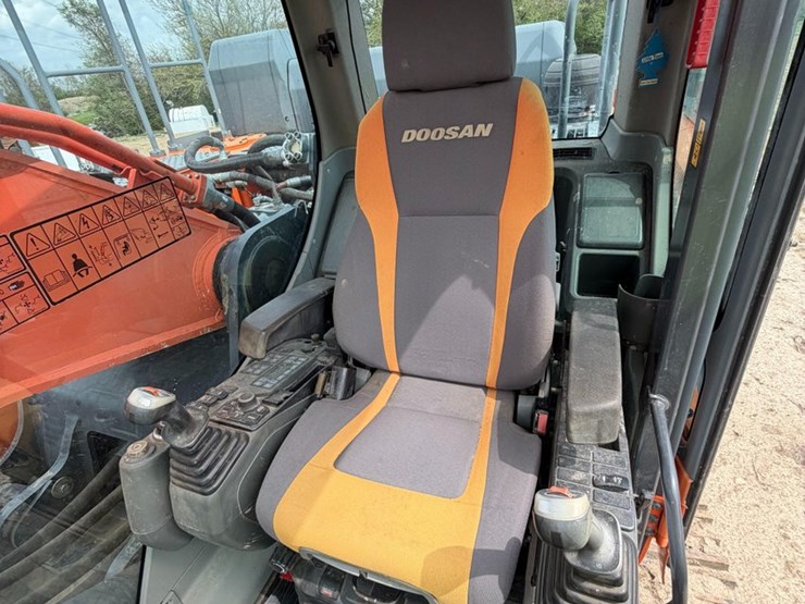2016-doosan-dx420-lc-5-image-25