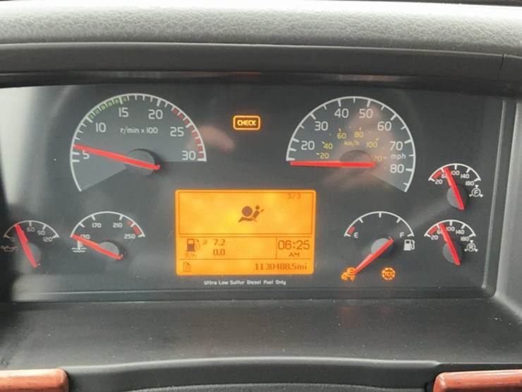 #137-•-2009-volvo-isx-semi-truck-image-29