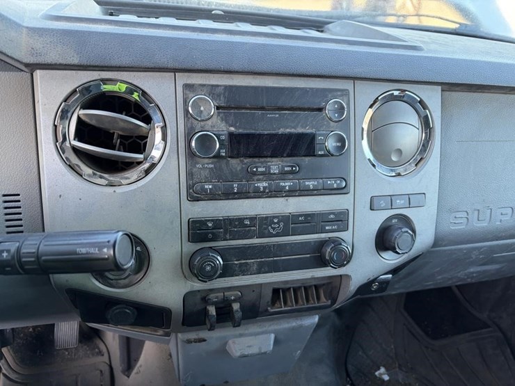 2016-ford-f250-xlt-image-16