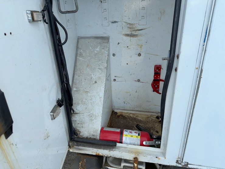 2013-international-7300-image-14