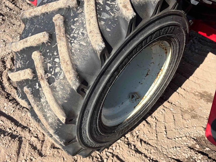 2018-moffett-m8-55.4-image-9