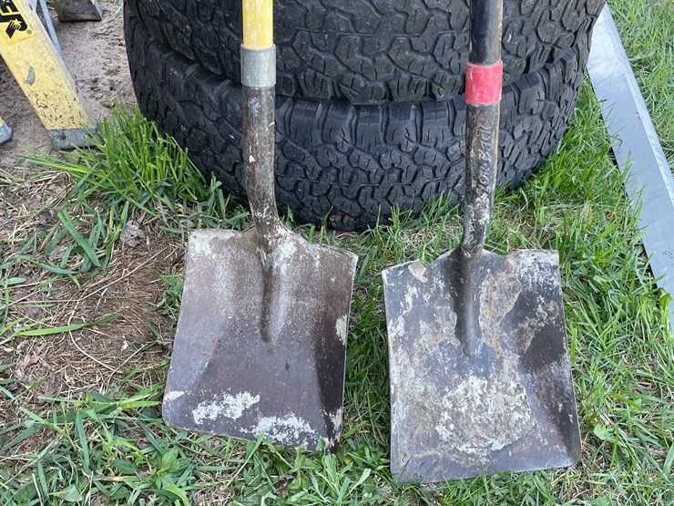 #7443-•-flat-shovels-image-2