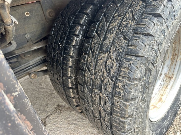 2013-chevrolet-3500hd-image-11