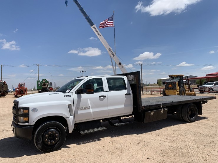 2022-chevrolet-silverado-6500hd-image-1