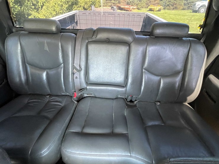 #7046-•-2005-chevrolet-duramax-(has-wi-title)-image-60