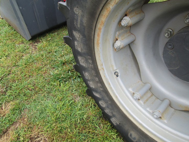 2018-massey-ferguson-4709-image-15