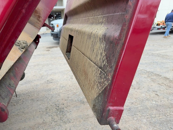 2000-peterbilt-330-image-24