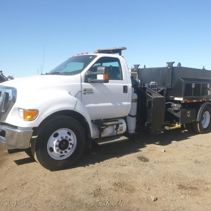 2013 FORD F650