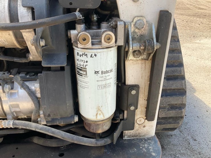 2021-bobcat-t870-image-36