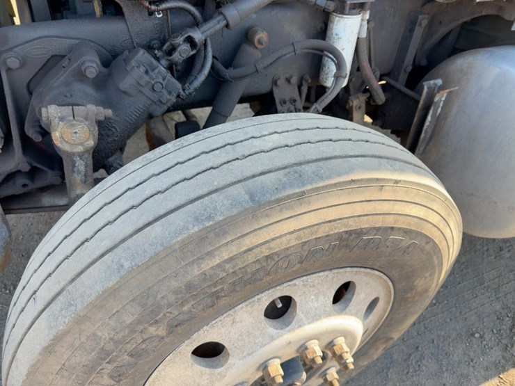 2007-peterbilt-378-image-10