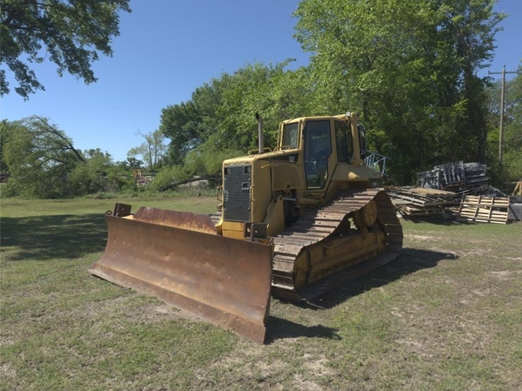 2006-caterpillar-d6n-lgp-image-1