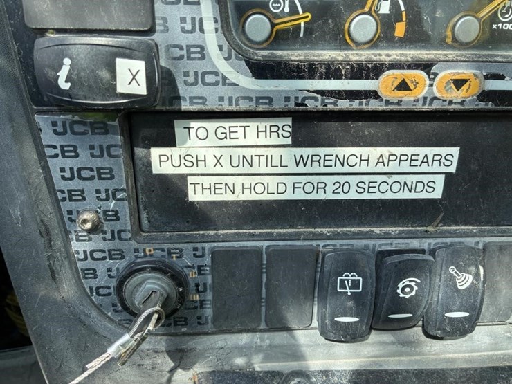 2015-jcb-525-image-18