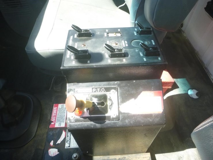 2015-ford-f750-image-10