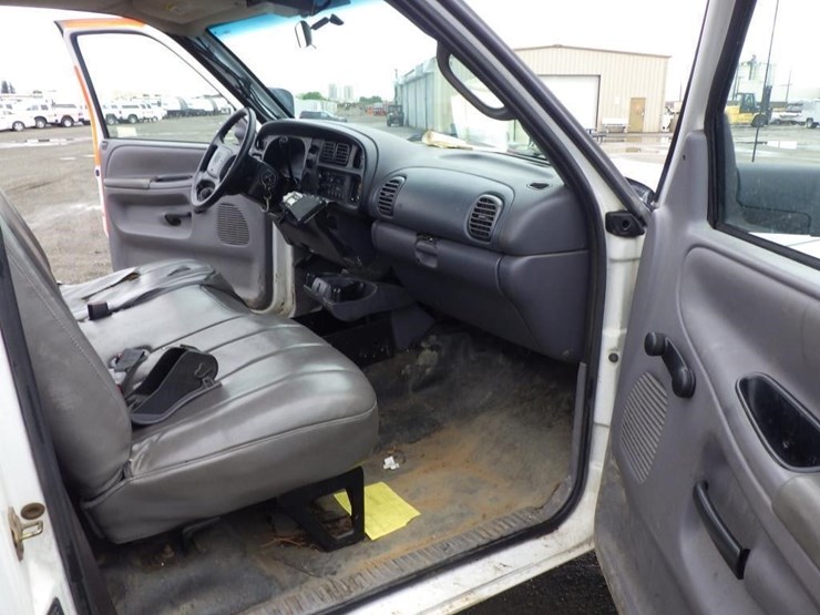 2001-dodge-ram-3500-image-6