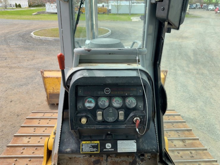 2002-deere-700h-xlt-image-34