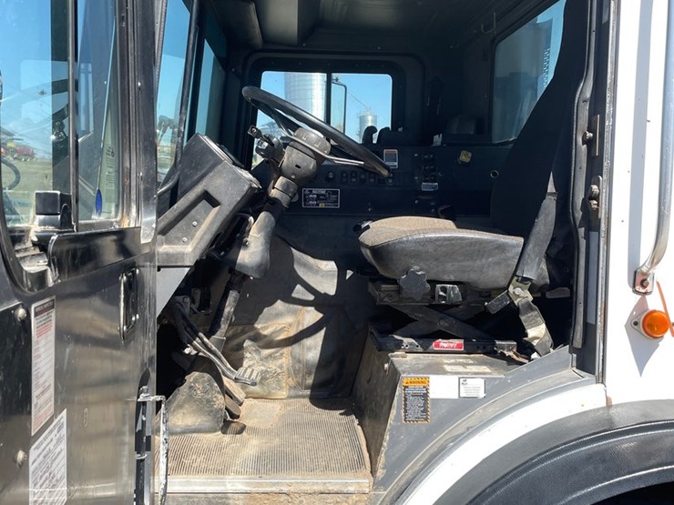 #100-•-2005-mack-putzmeiser-tb80-telebelt-truck-(has-wi-title)-image-81