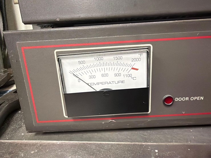 ney-m525-heat-treat-furnace-w/-cabinet-and-parts-image-5