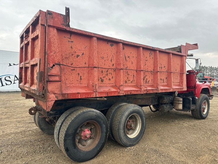 1983-mack-dm686s-image-5