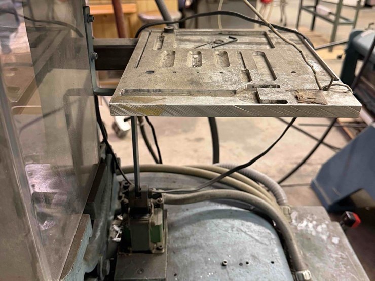 benchmaster-vertical-press-image-7