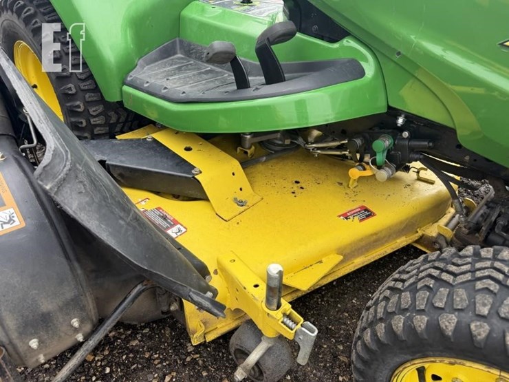 2017-john-deere-x738-image-13