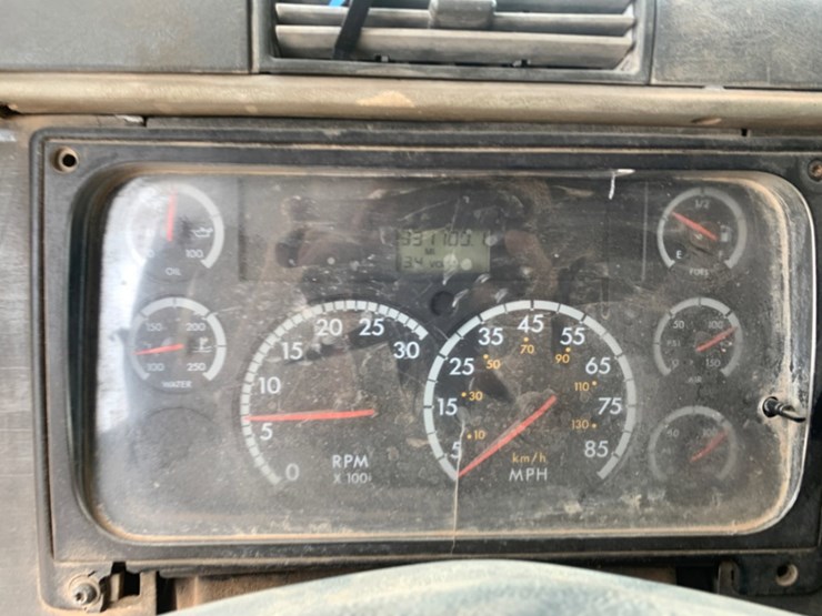 2008-freightliner-columbia-120-image-12