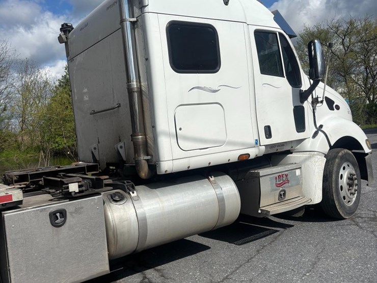 2008-peterbilt-387-image-5