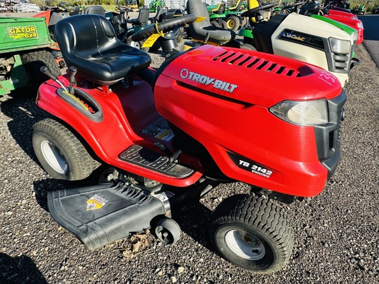 troy-bilt-tb-2142-riding-lawn-mower-image-4