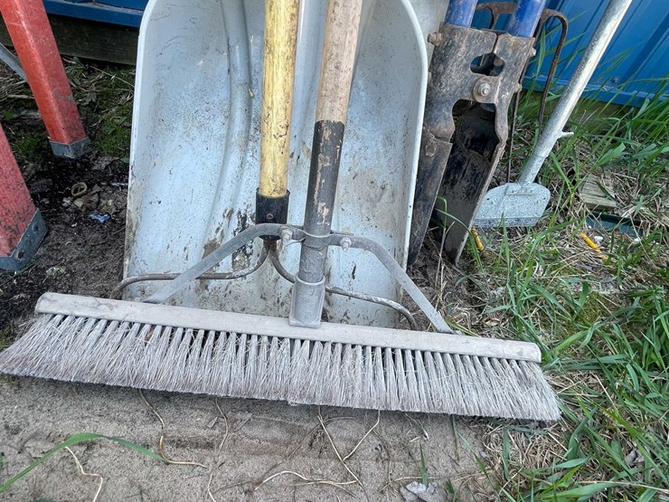 #7437-•-hand-tools-image-3