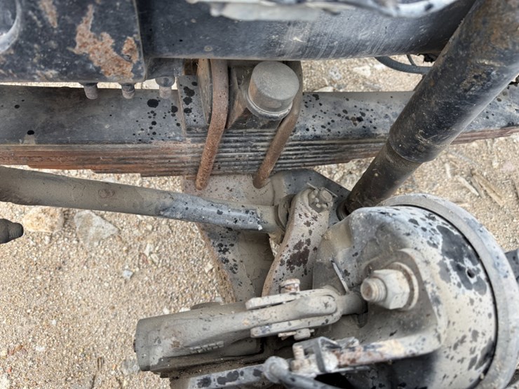 2009-mack-granite-gu713-image-20