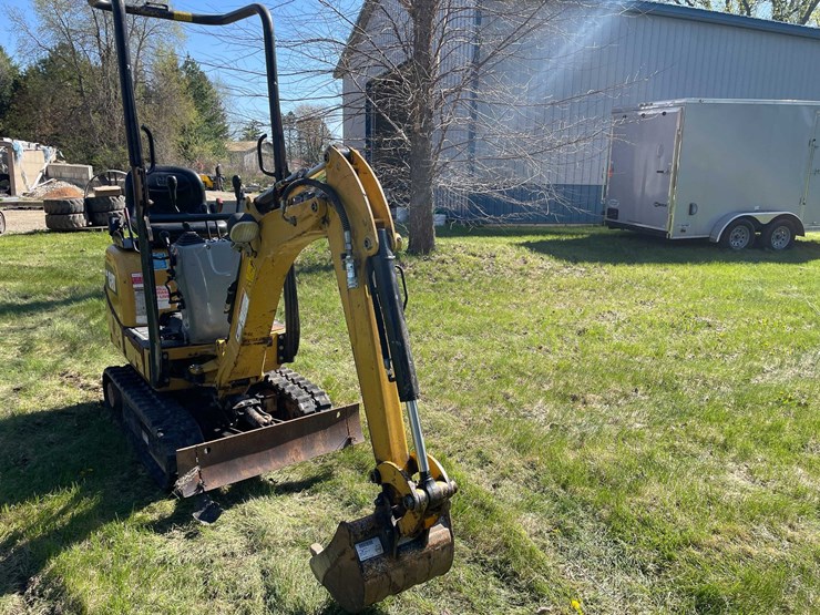 #7149-•-caterpillar-300.9v-mini-excavator-image-3