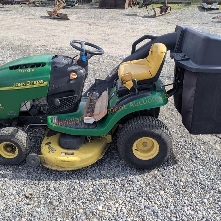 JOHN DEERE L111