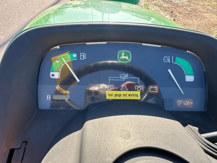 john-deere-x585-image-11